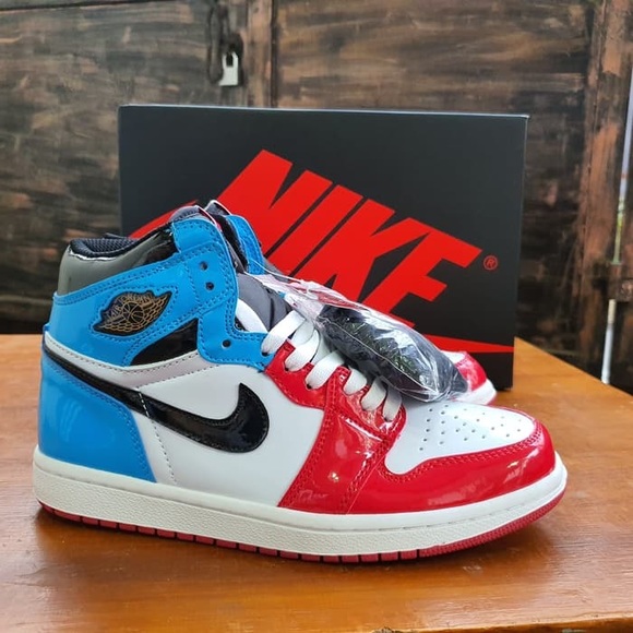 Air Jordan1 retro high og fearless - Picture 3 of 5